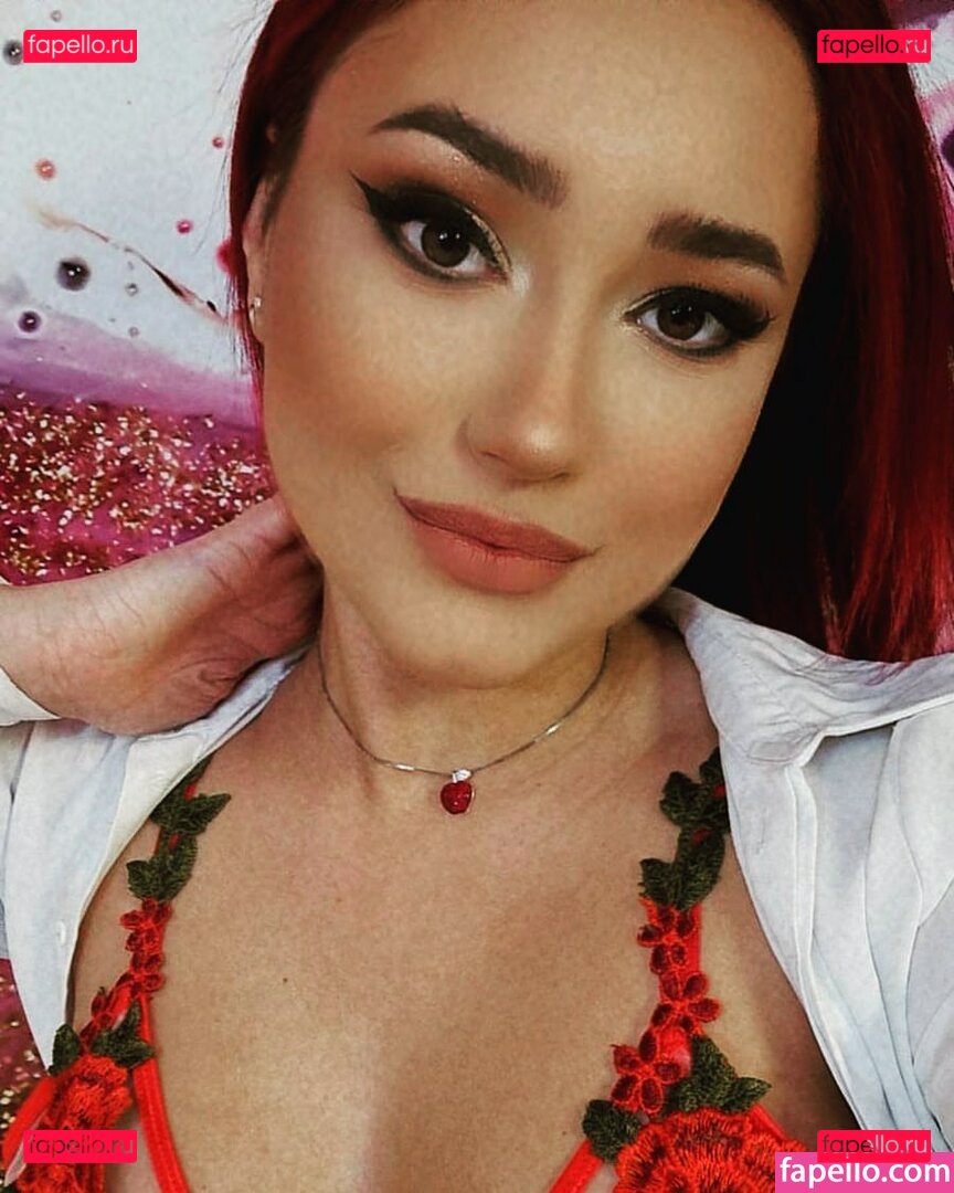 RedDesire / https: / reddesireus Onlyfans Photo Gallery 