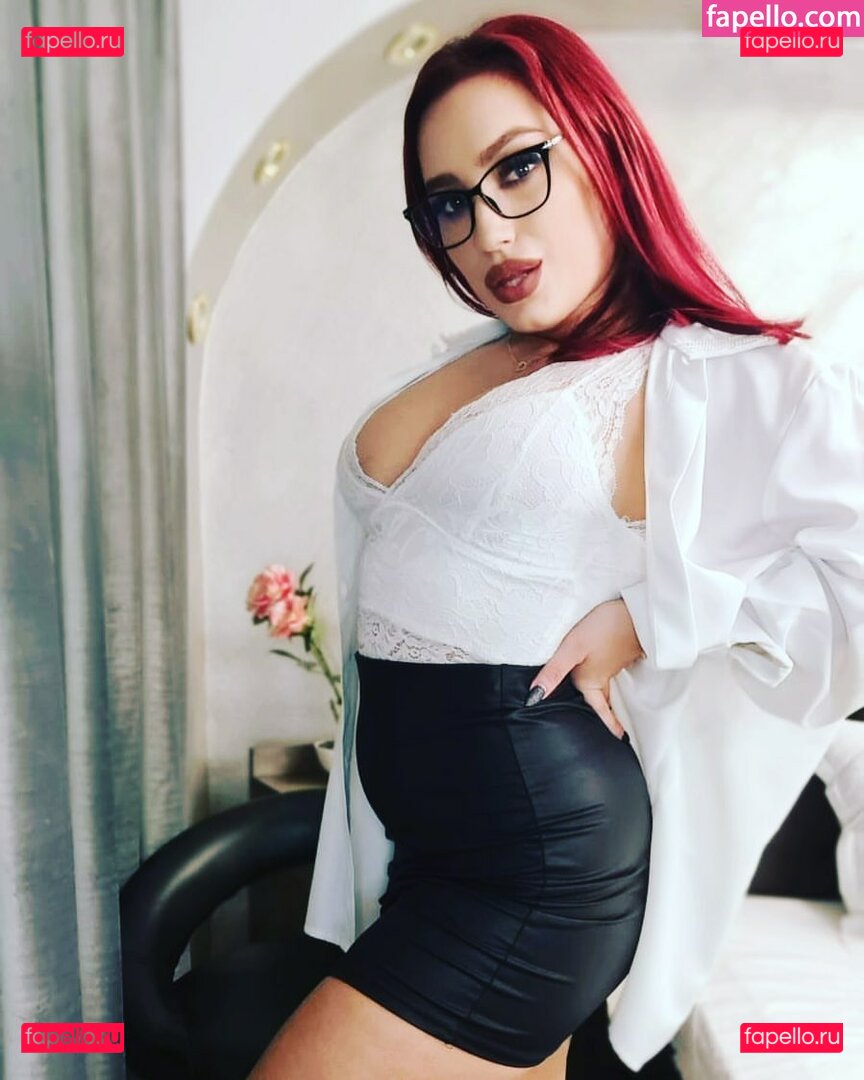 RedDesire / https: / reddesireus Onlyfans Photo Gallery 