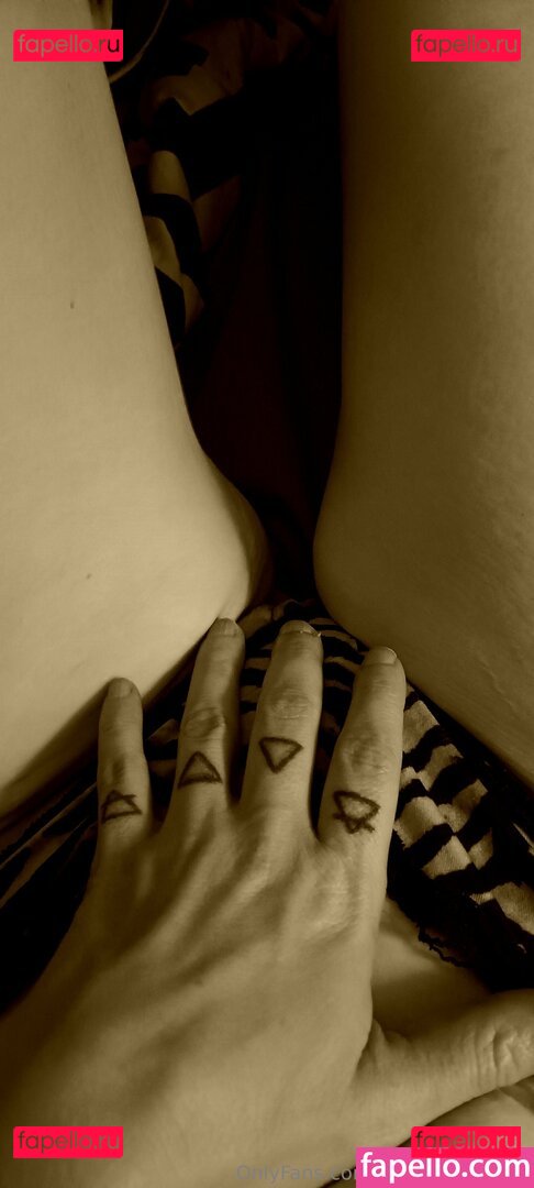 peachfuzz90 / septemberbaby Onlyfans Photo Gallery 