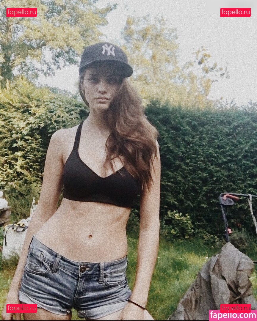 Lisa Tomaschewsky Nude Onlyfans Photo 46