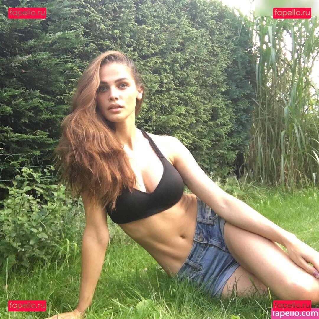 Lisa Tomaschewsky Nude Onlyfans Photo 38