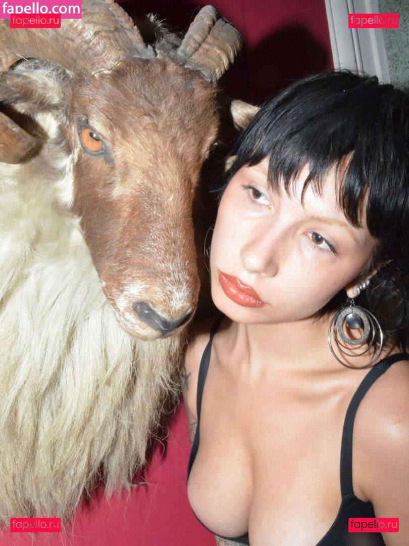 Bente Violet / bentevviolet / justviolet Onlyfans Photo Gallery 