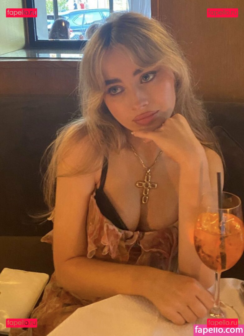 Sabrina Carpenter Nude Onlyfans Photo 38