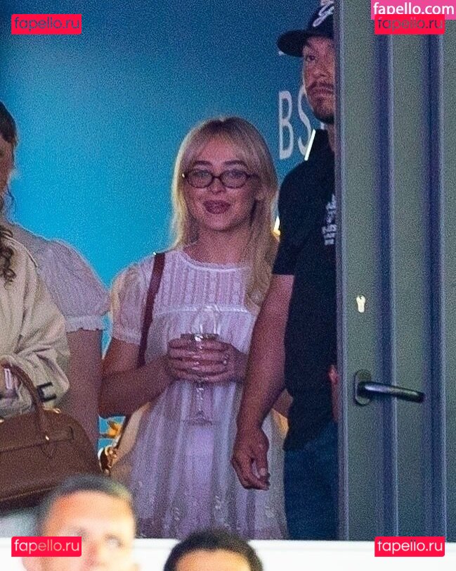 Sabrina Carpenter Nude Onlyfans Photo 33