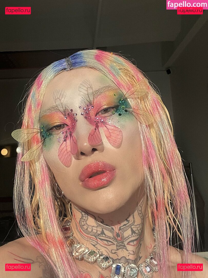 Niohuru X / mochimochinyc / mochimochisosweet / niohurunyc / vampirechinese Onlyfans Photo Gallery 