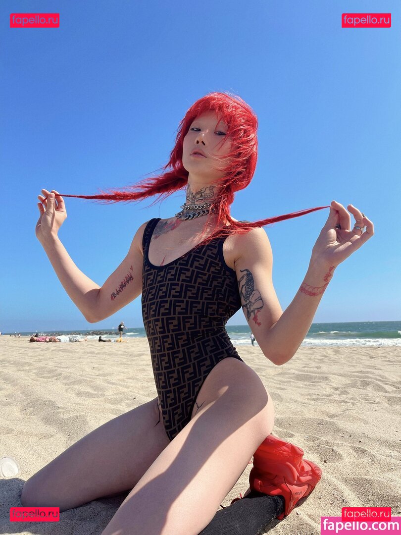 Niohuru X / mochimochinyc / mochimochisosweet / niohurunyc / vampirechinese Onlyfans Photo Gallery 