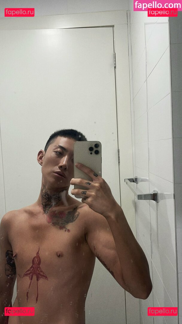 Niohuru X / mochimochinyc / mochimochisosweet / niohurunyc / vampirechinese Onlyfans Photo Gallery 