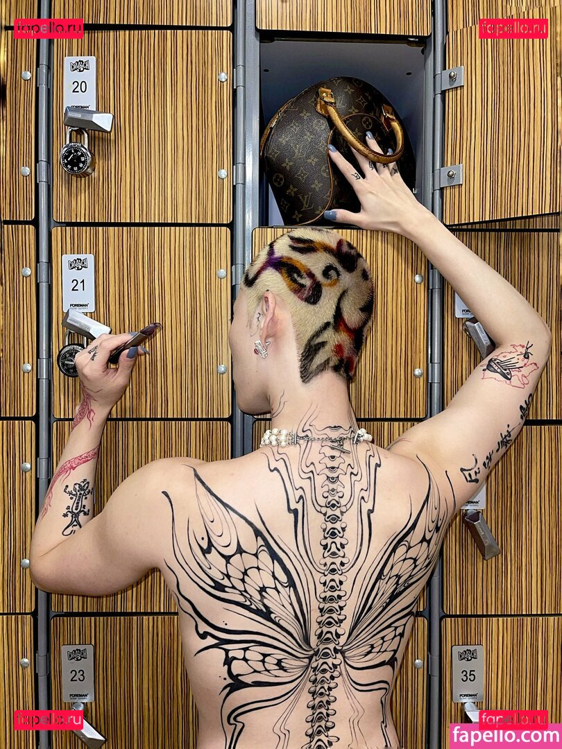 Niohuru X / mochimochinyc / mochimochisosweet / niohurunyc / vampirechinese Onlyfans Photo Gallery 