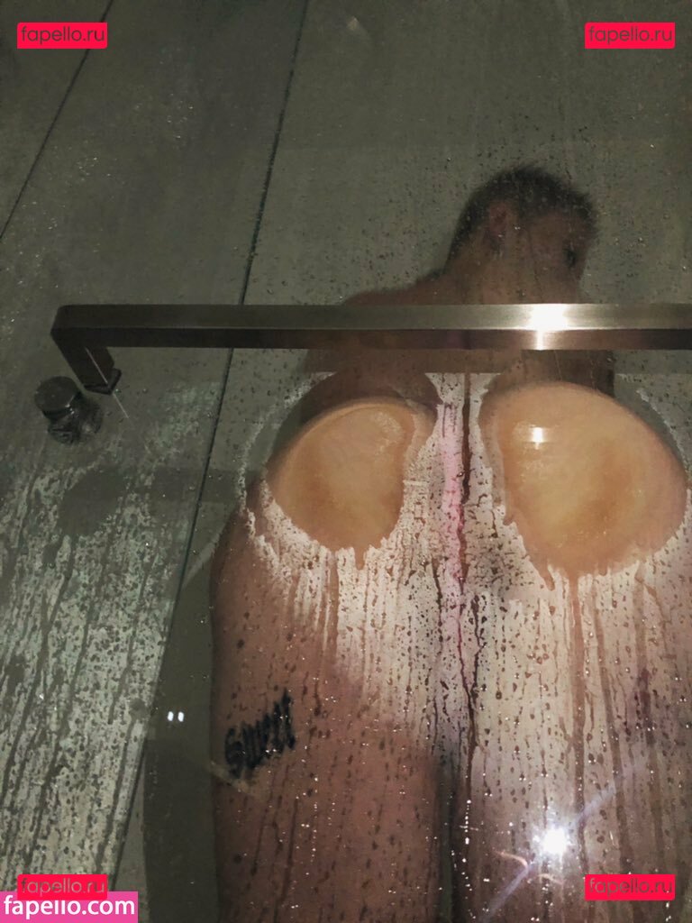 Niohuru X / mochimochinyc / mochimochisosweet / niohurunyc / vampirechinese Onlyfans Photo Gallery 