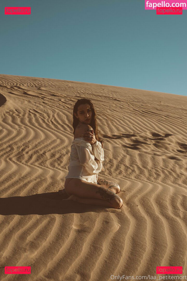 laa_petitemort Onlyfans Photo Gallery 