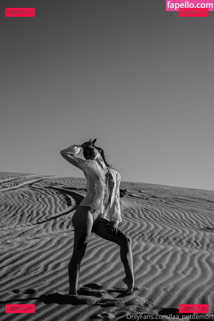 laa_petitemort Onlyfans Photo Gallery 