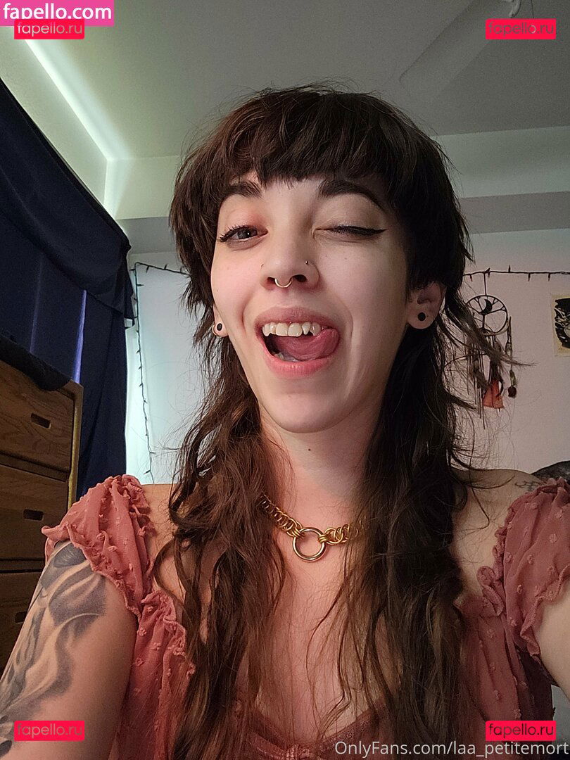 laa_petitemort Onlyfans Photo Gallery 