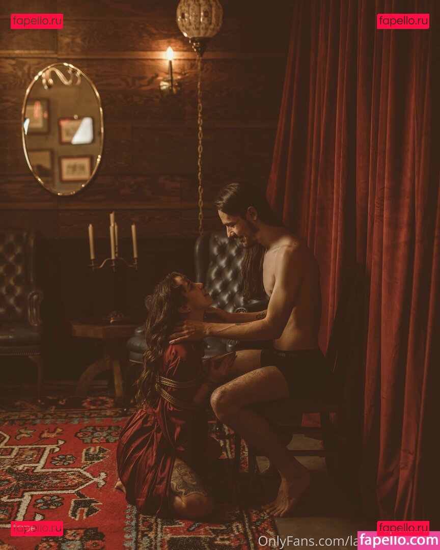 laa_petitemort Onlyfans Photo Gallery 