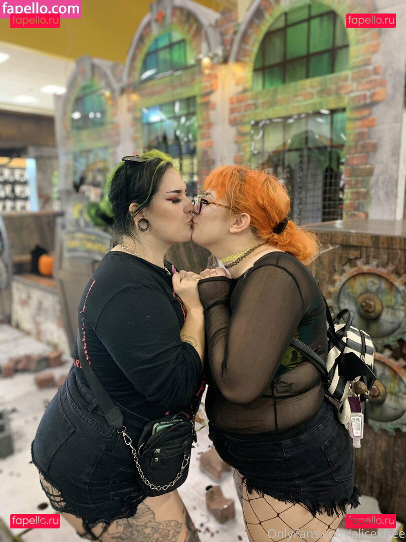 alicexfree / alxcext Onlyfans Photo Gallery 