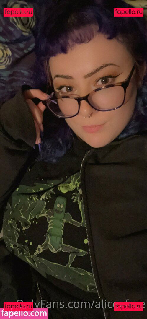 alicexfree / alxcext Onlyfans Photo Gallery 