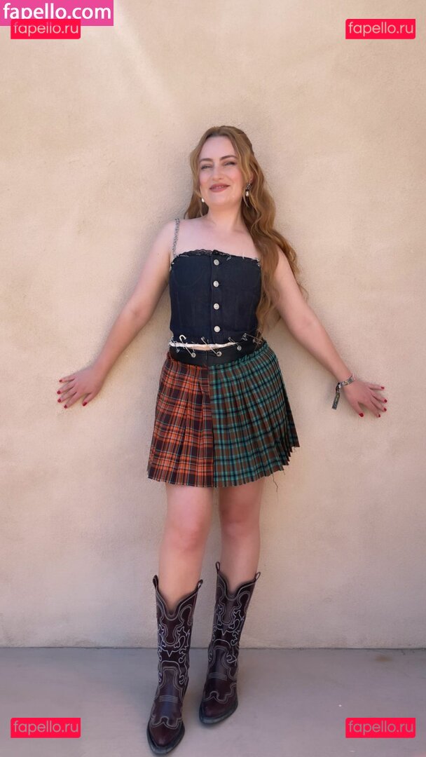 Amelia Dimoldenberg / ameliadimz Onlyfans Photo Gallery 