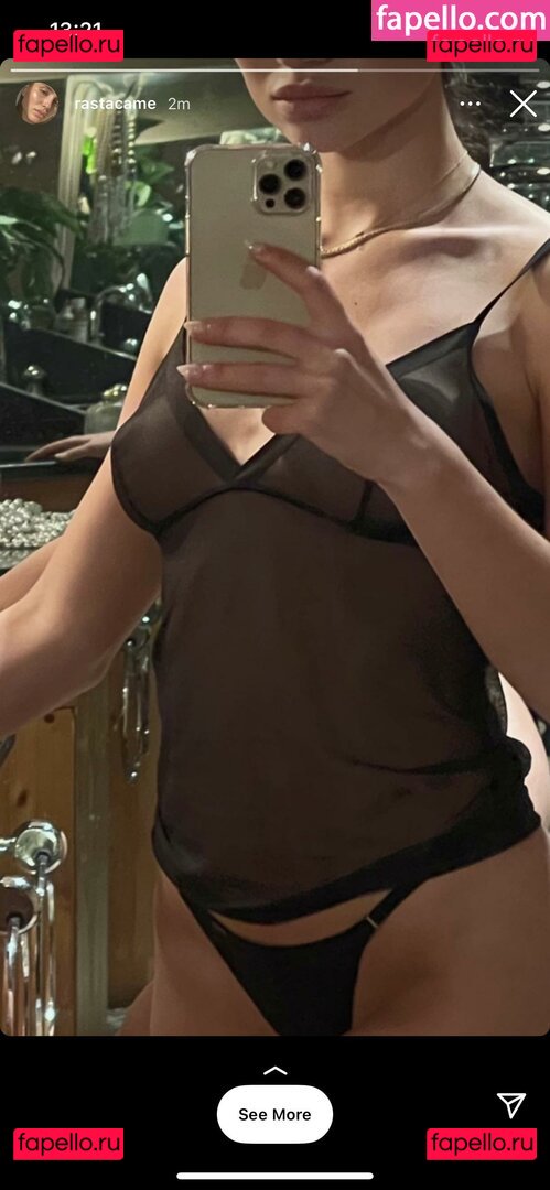 Camelia Bourbon / French Moroccan / Rastacame / rasta.queen1 Onlyfans Photo Gallery 