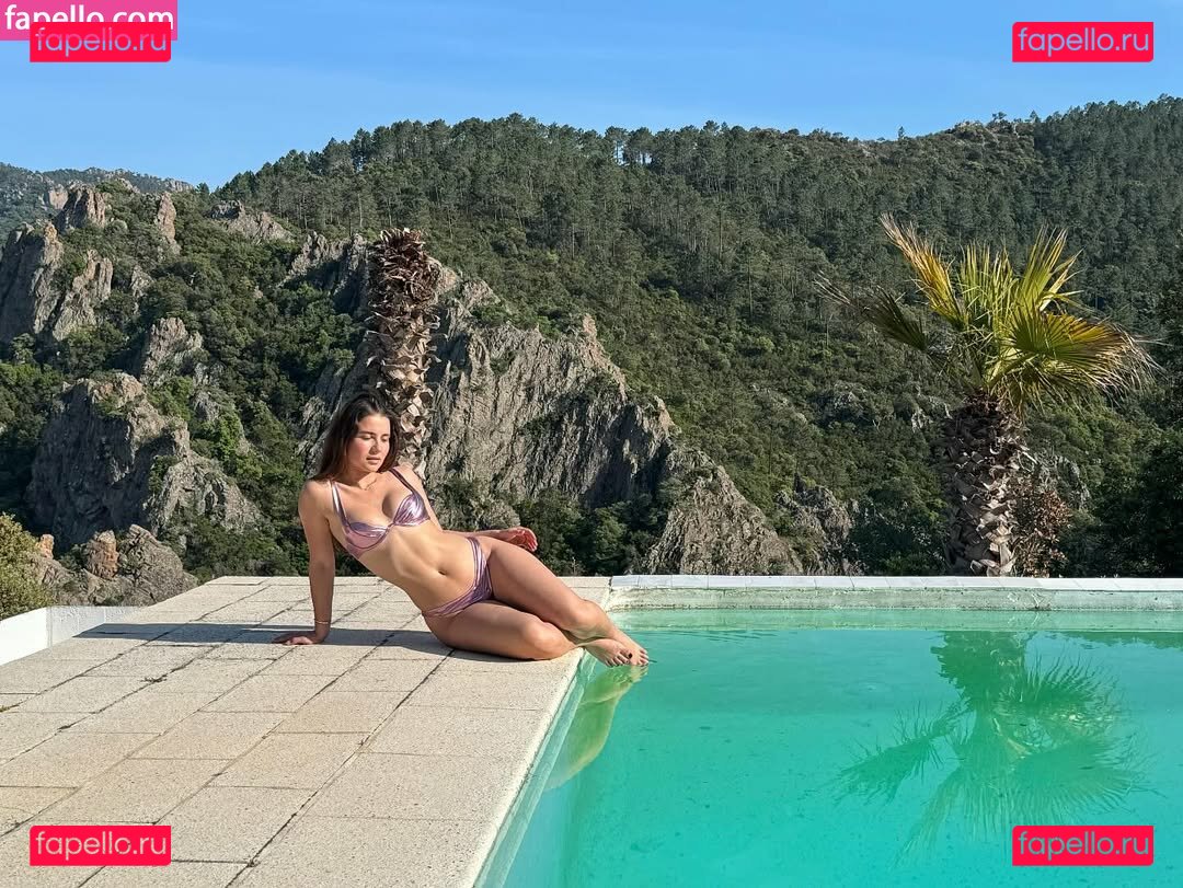 Camelia Bourbon Nude Onlyfans Photo 10