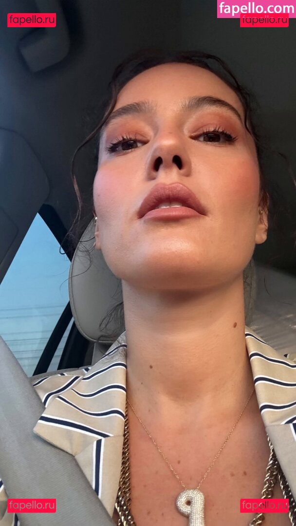 Pelin Akil Nude Onlyfans Photo 16