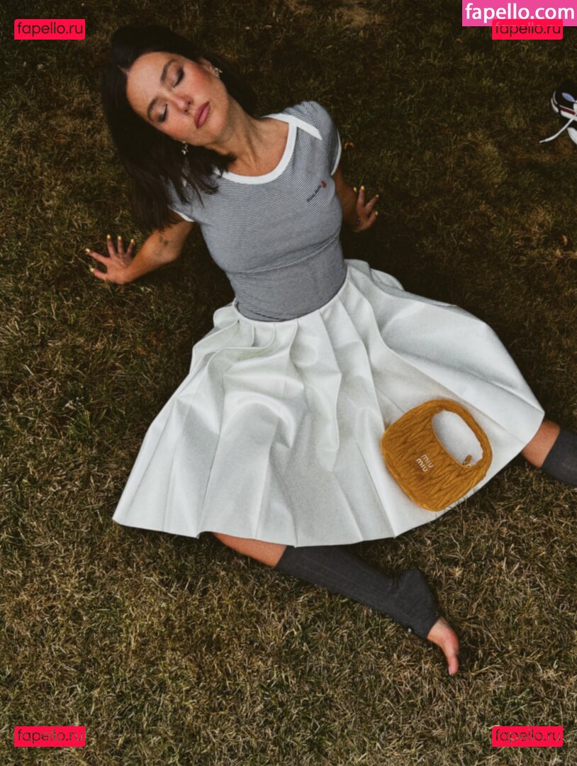 Pelin Akil Nude Onlyfans Photo 14