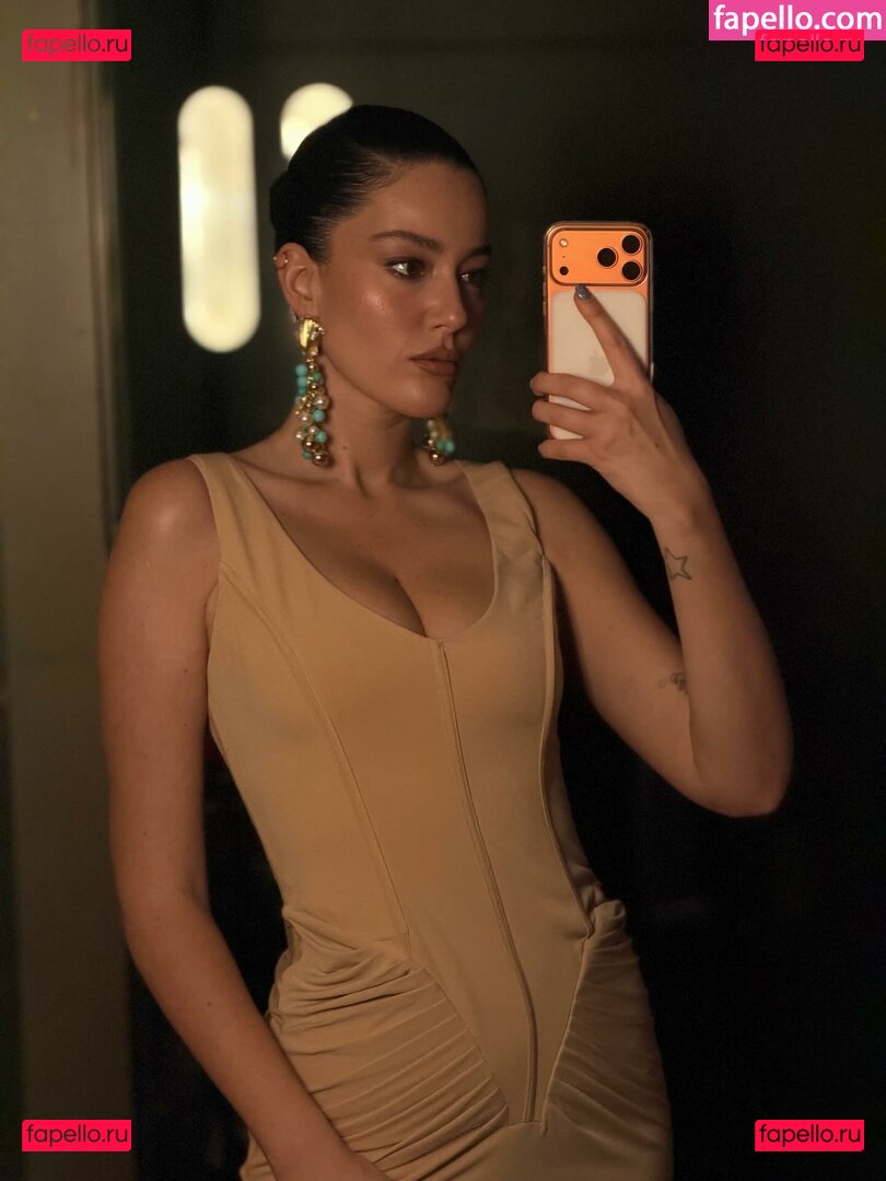 Pelin Akil Nude Onlyfans Photo 3