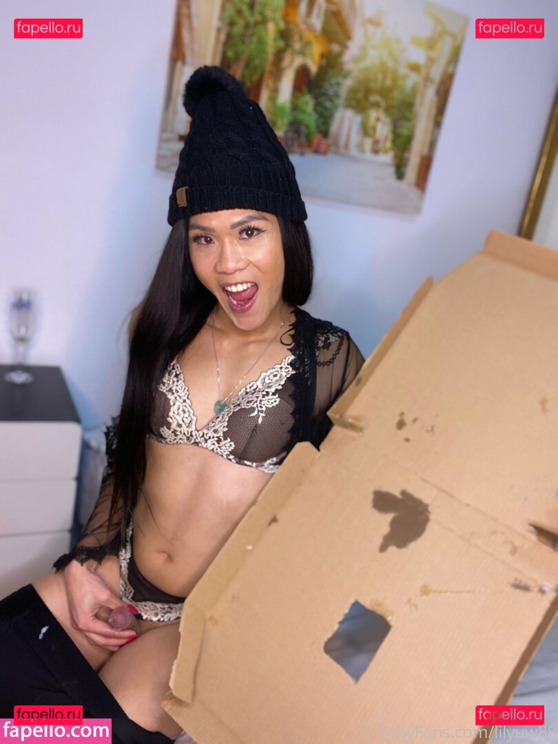 lilyuw88 / ts_lilyuw88 Onlyfans Photo Gallery 