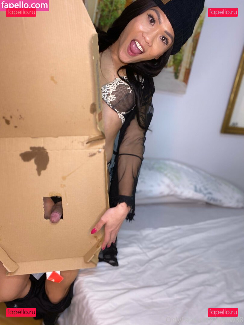 lilyuw88 / ts_lilyuw88 Onlyfans Photo Gallery 