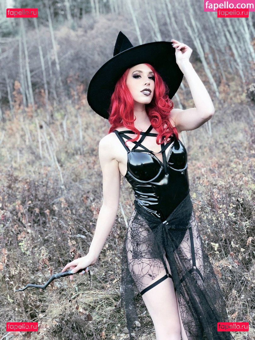 Tali Xoxo / Talixoxo / supertaunt / talimae Onlyfans Photo Gallery 