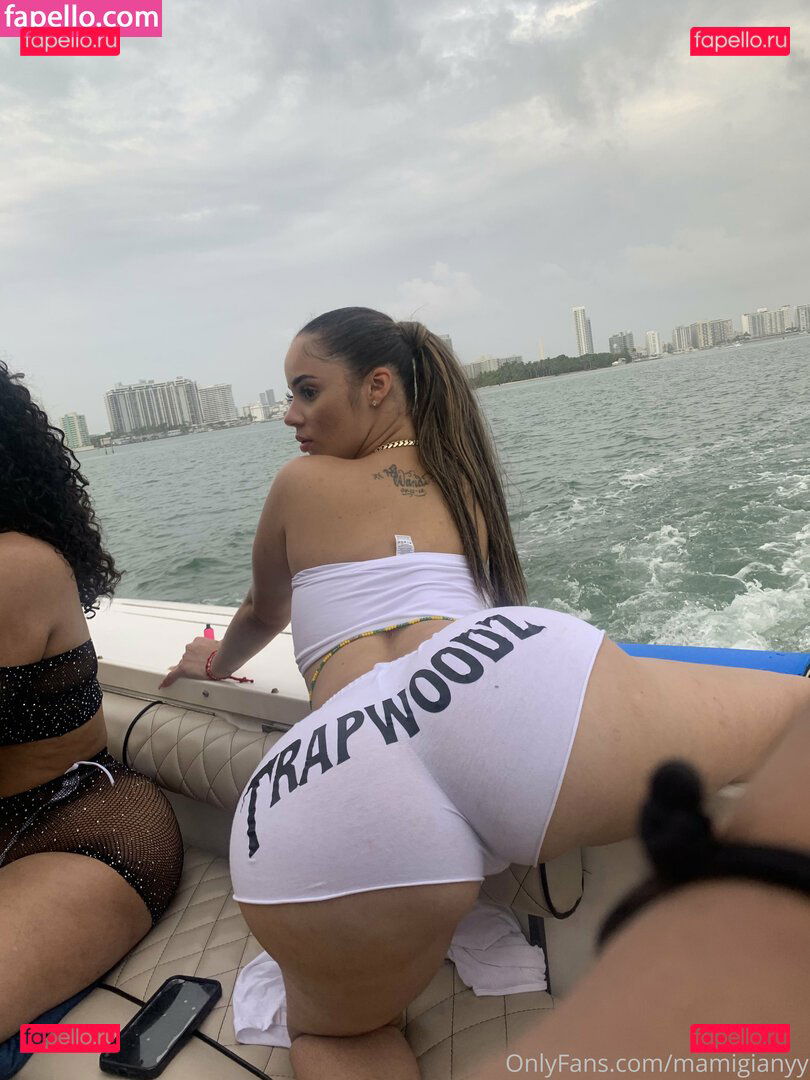 Mamigianyy / mami_gisback Onlyfans Photo Gallery 