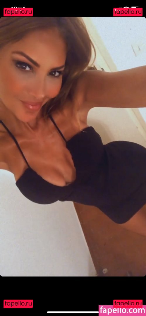 Yasmine Lafitte / Yasmineofficiel / yasminelaffite / yasminelafitteofficial Onlyfans Photo Gallery 