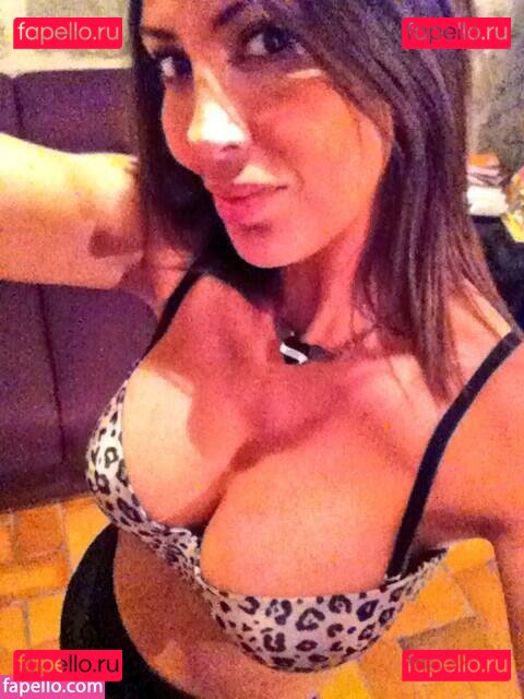 Yasmine Lafitte / Yasmineofficiel / yasminelaffite / yasminelafitteofficial Onlyfans Photo Gallery 