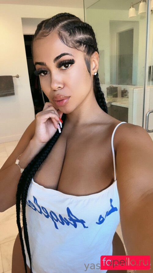 Yasmine Lafitte / Yasmineofficiel / yasminelaffite / yasminelafitteofficial Onlyfans Photo Gallery 