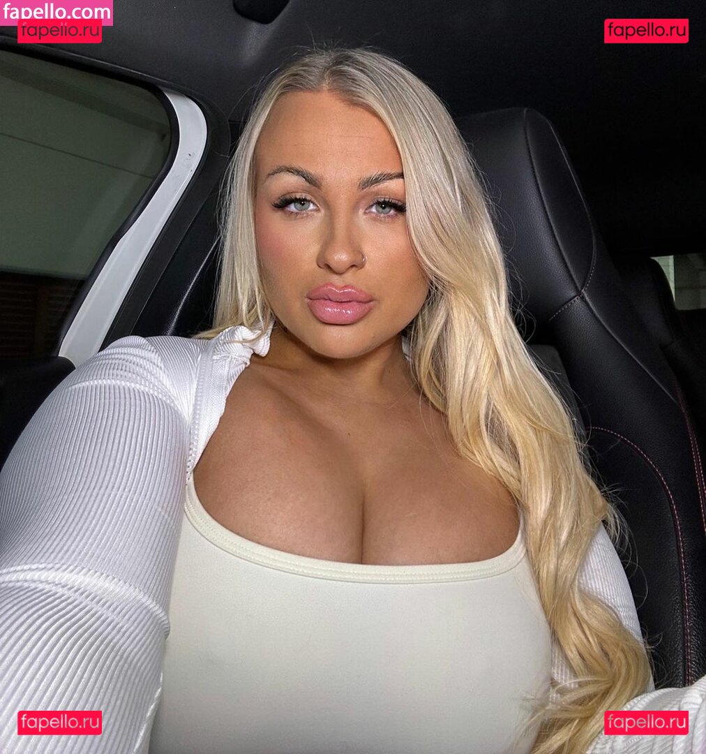 Abbie Carroll / abbcrrll / abbiecarroll_x  / abs.carroll Onlyfans Photo Gallery 