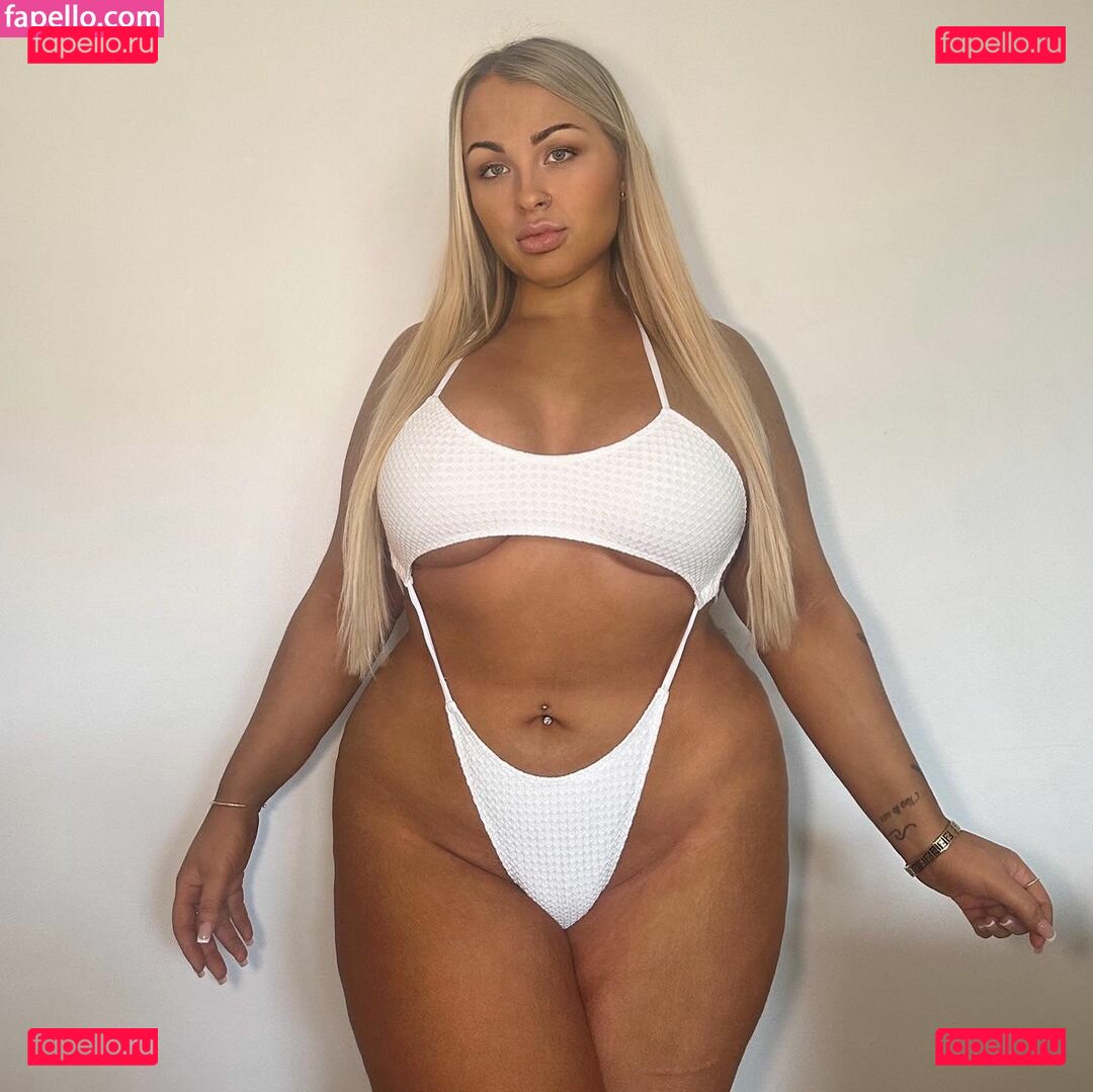 Abbie Carroll / abbcrrll / abbiecarroll_x  / abs.carroll Onlyfans Photo Gallery 