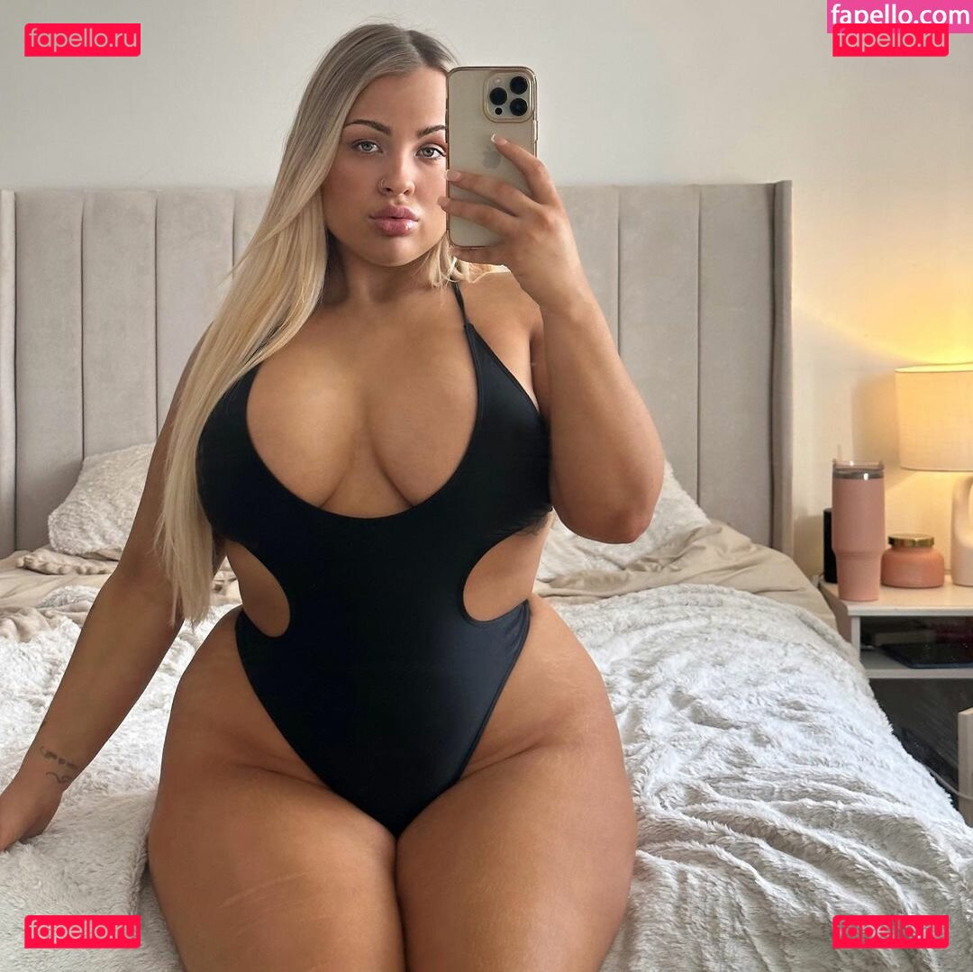 Abbie Carroll / abbcrrll / abbiecarroll_x  / abs.carroll Onlyfans Photo Gallery 