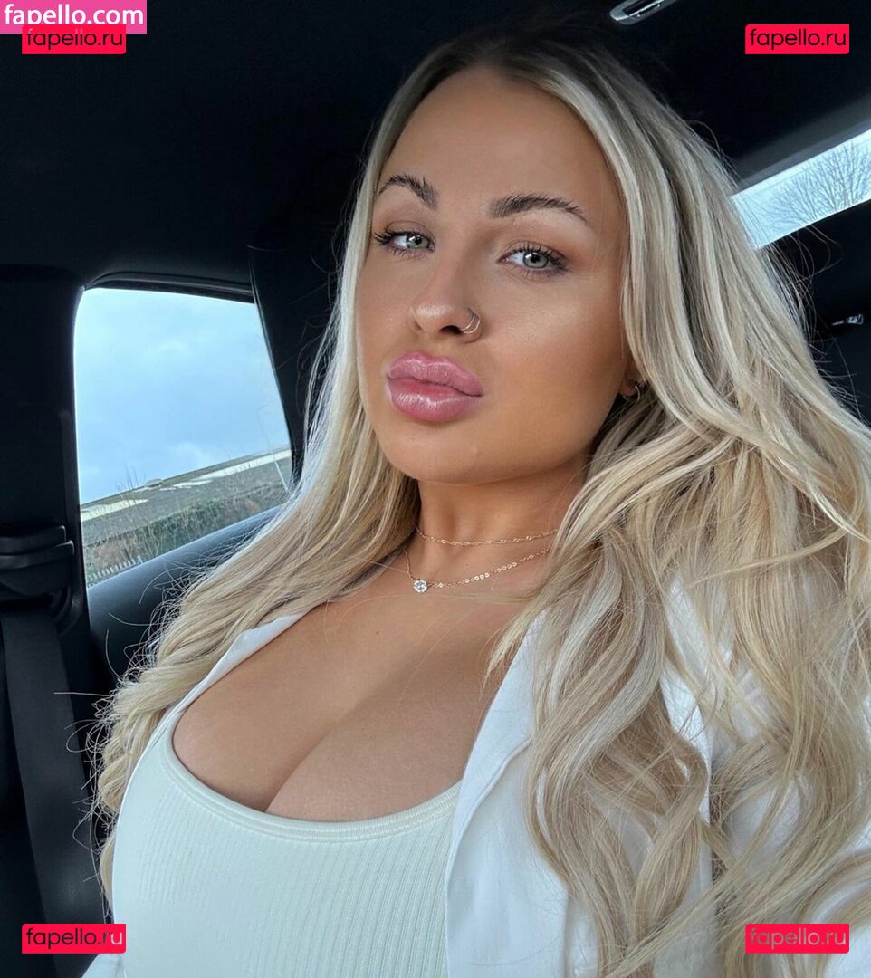 Abbie Carroll / abbcrrll / abbiecarroll_x  / abs.carroll Onlyfans Photo Gallery 