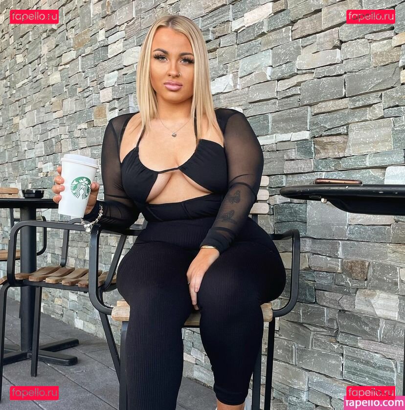 Abbie Carroll / abbcrrll / abbiecarroll_x  / abs.carroll Onlyfans Photo Gallery 