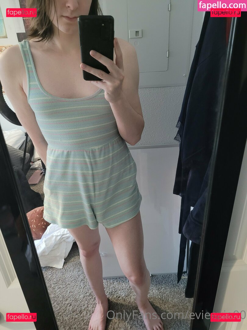 Evie Andrews Nude Onlyfans Photo 33