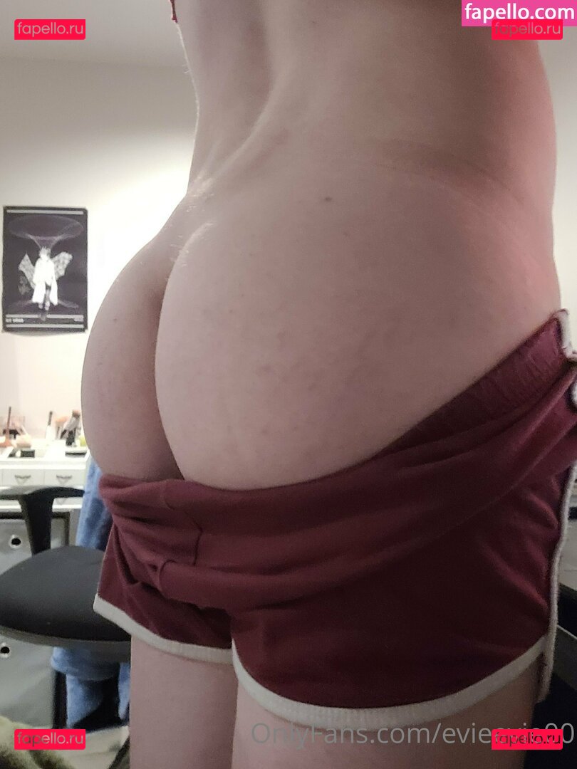 Evie Andrews Nude Onlyfans Photo 21