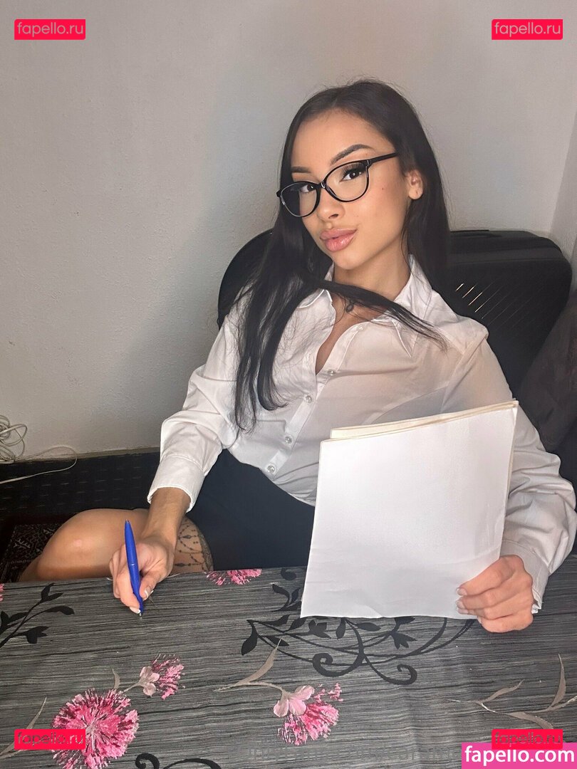 cara_mella_free Nude Onlyfans Photo 14