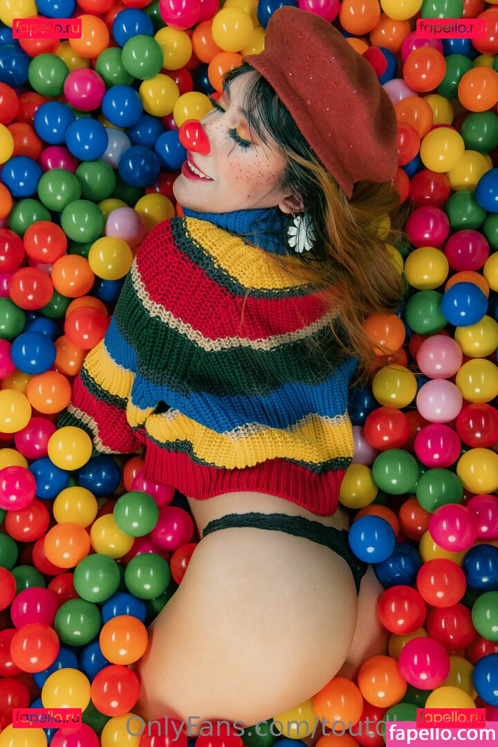 tout.dlou / toutdlou.free Onlyfans Photo Gallery 