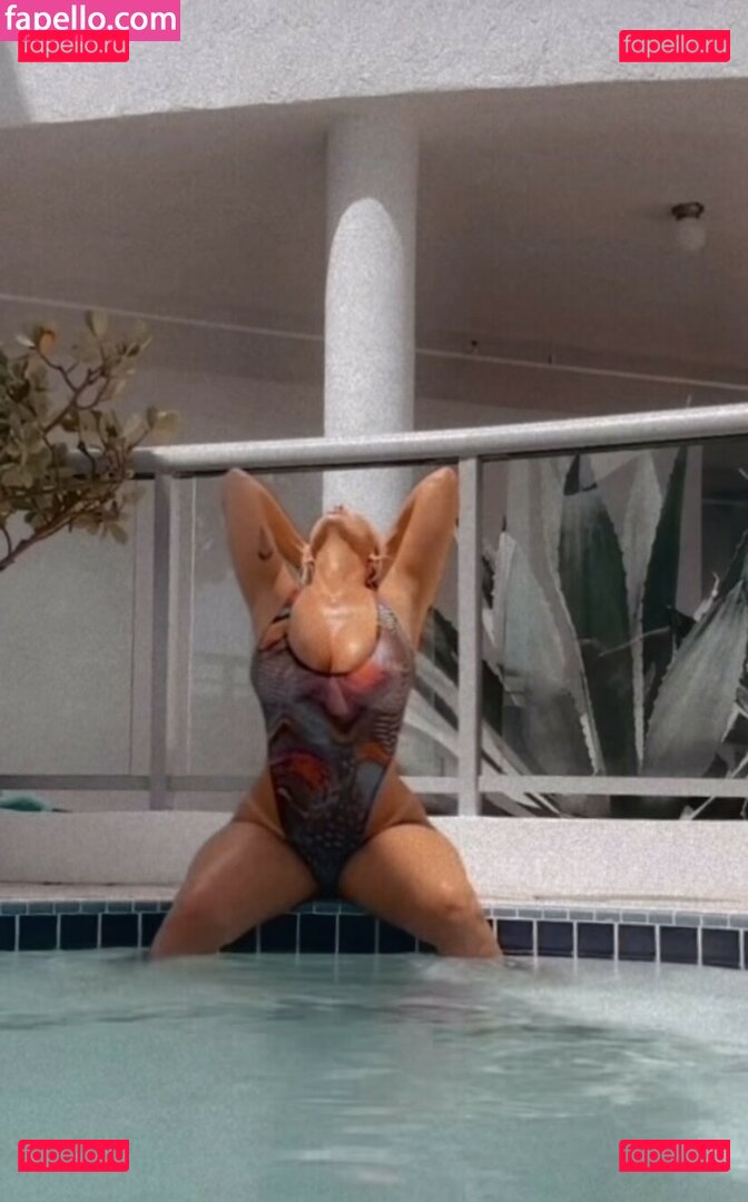 Molly Cavalli / https: / iammollycavalli / iammollyxoxo Onlyfans Photo Gallery 