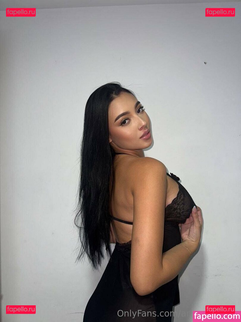 arianavargas Onlyfans Photo Gallery 