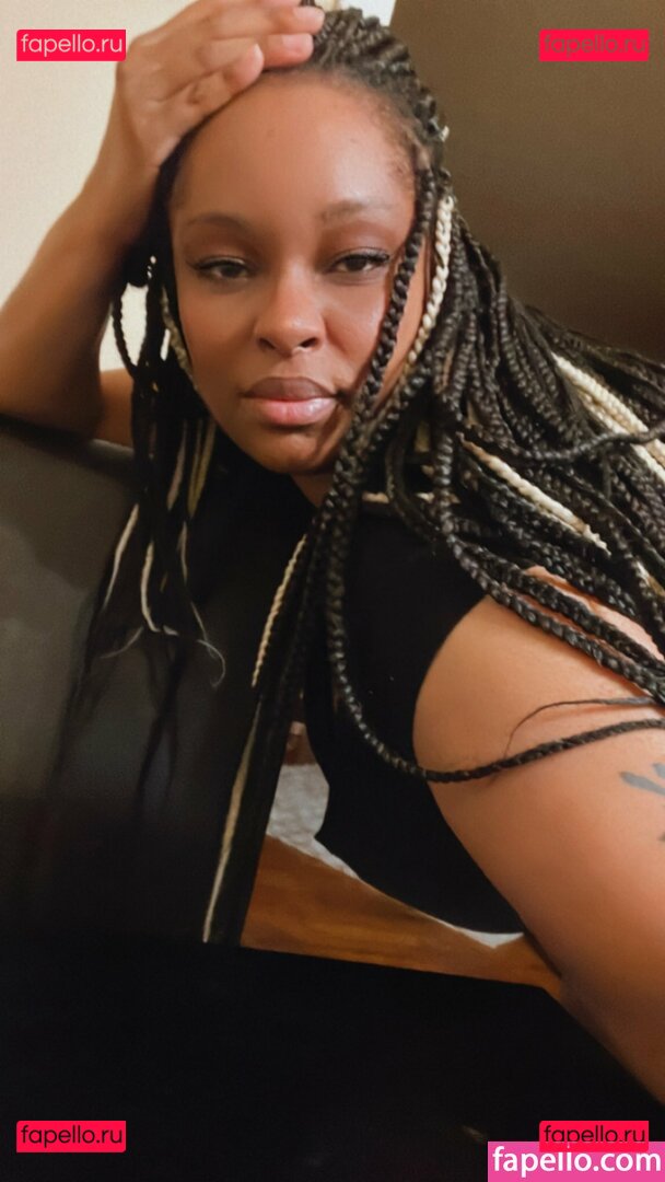 LvMilli / lv_milli_ Onlyfans Photo Gallery 