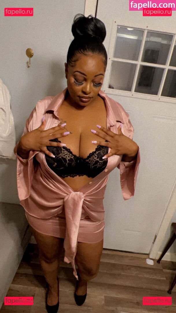 LvMilli / lv_milli_ Onlyfans Photo Gallery 