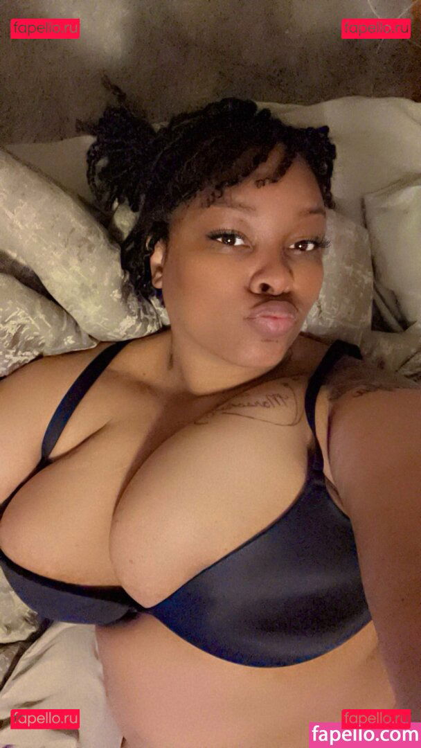 LvMilli / lv_milli_ Onlyfans Photo Gallery 