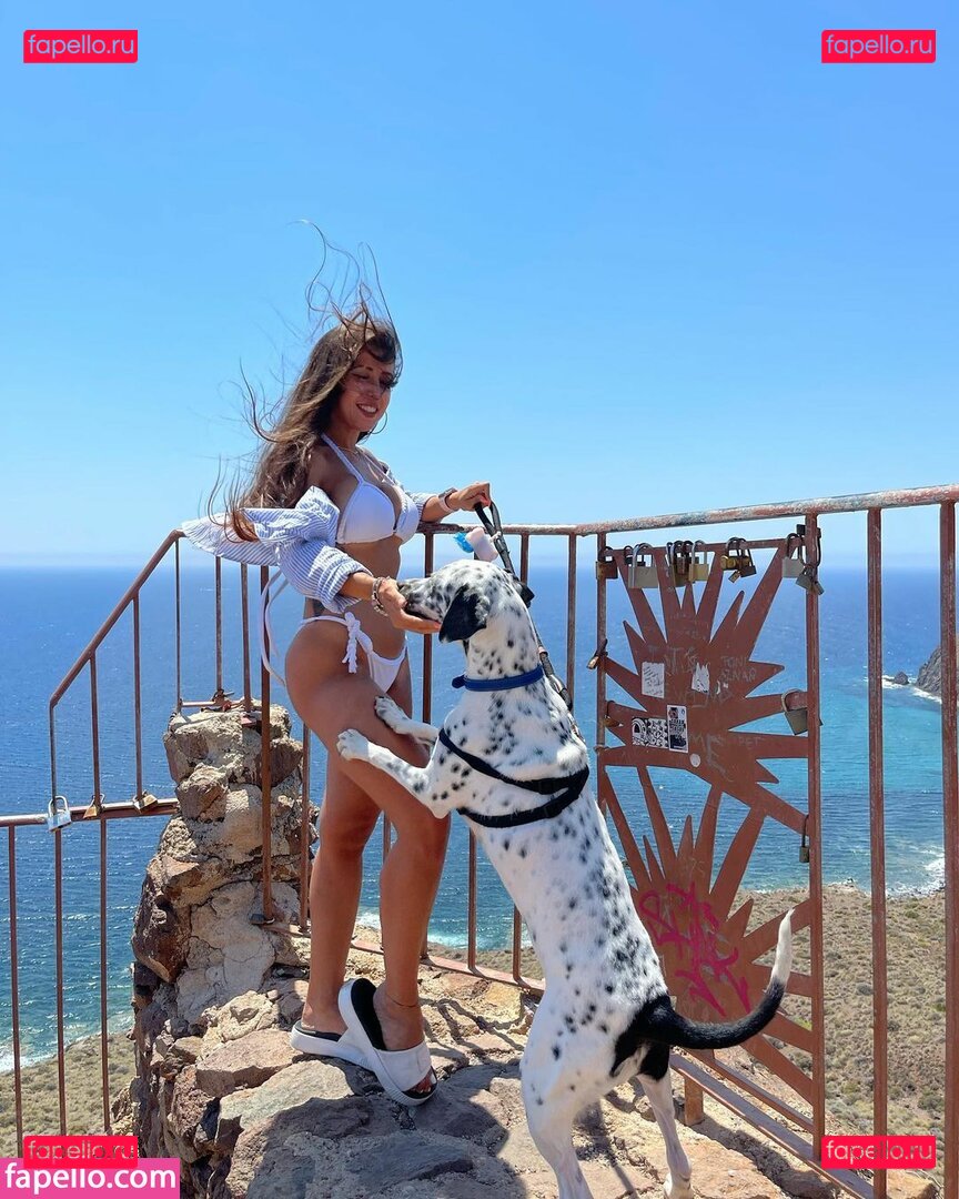 Sara Izquierdo / saraizquierd / vickyizquierdo Onlyfans Photo Gallery 