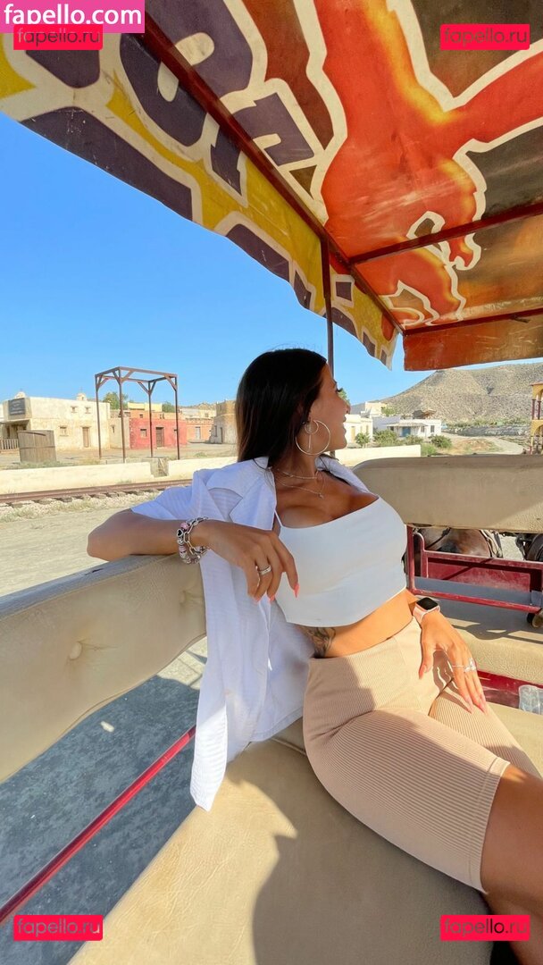 Sara Izquierdo / saraizquierd / vickyizquierdo Onlyfans Photo Gallery 