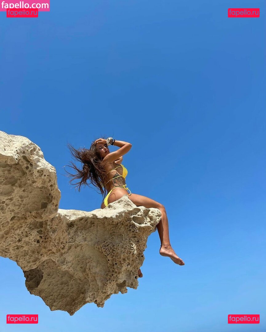 Sara Izquierdo / saraizquierd / vickyizquierdo Onlyfans Photo Gallery 