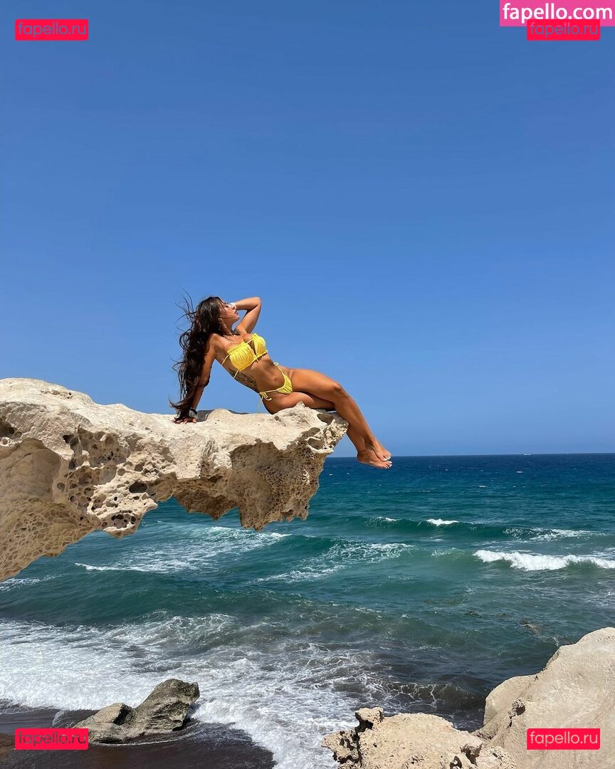 Sara Izquierdo / saraizquierd / vickyizquierdo Onlyfans Photo Gallery 